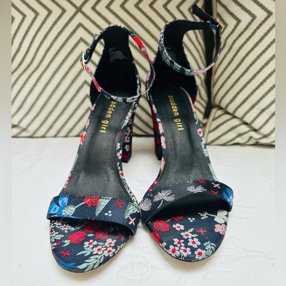 Madden Girl Beella Ankle Strap Sandal - Picture 10 of 12